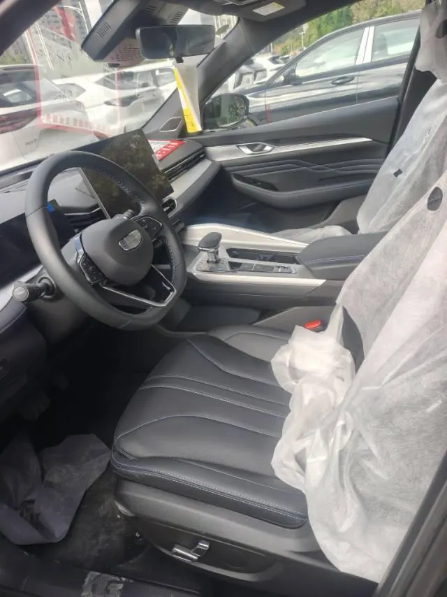 Geely 2025 Star Rui 1.5TD Oriental Obsidian Kunlun Edition Automatic Gear 3
