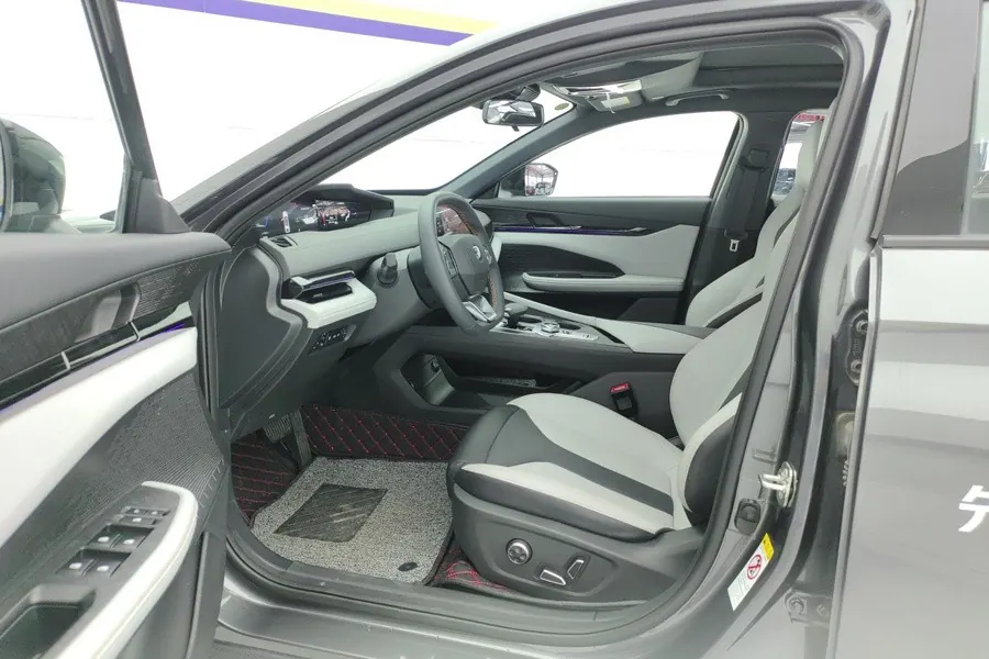 ChangAn 2024 UNI-V Smart Electric iDD 1.5 Stepless Blue Whale 136km Smart Zun Automatic Gear 3