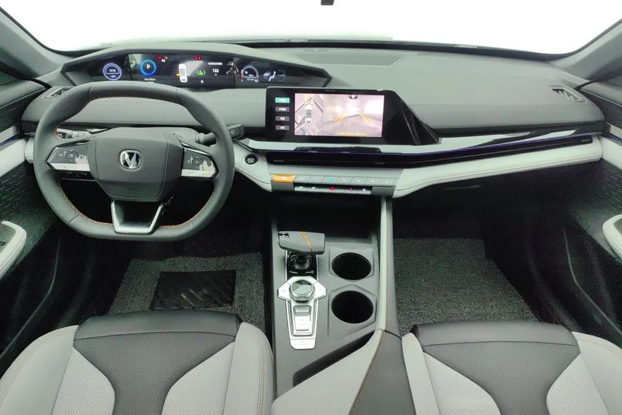 ChangAn 2024 UNI-V Smart Electric iDD 1.5 Stepless Blue Whale 136km Smart Zun Automatic Gear 4