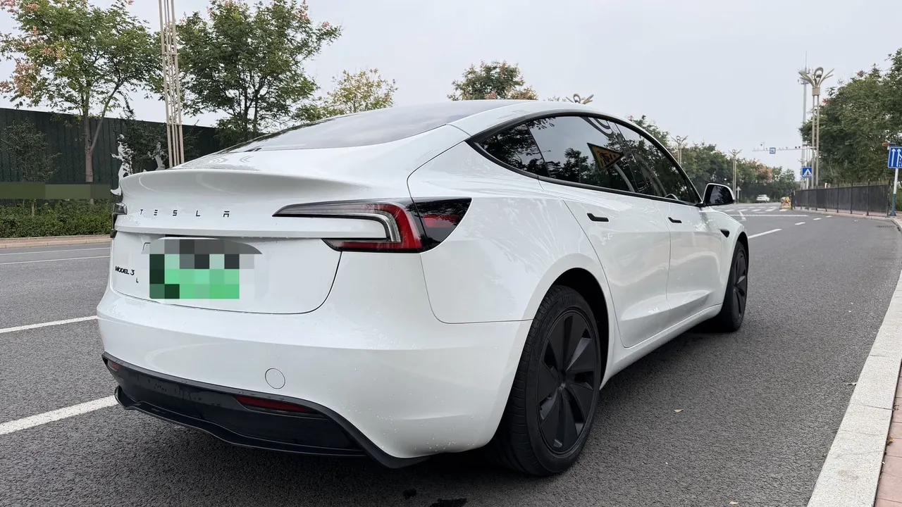 Tesla 2025 Model 3 Rear-Wheel-Drive Edition (facelift) Automatic Transmission 6