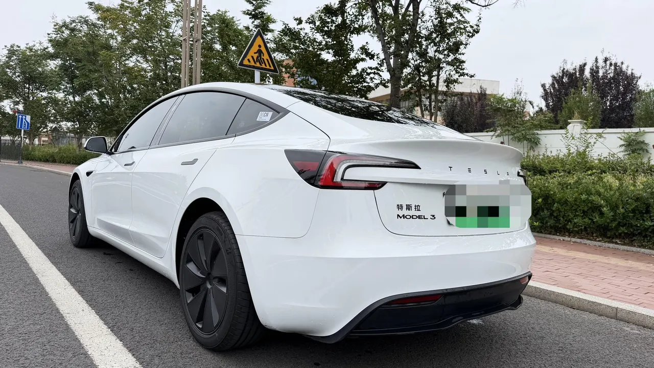 Tesla 2025 Model 3 Rear-Wheel-Drive Edition (facelift) Automatic Transmission 8
