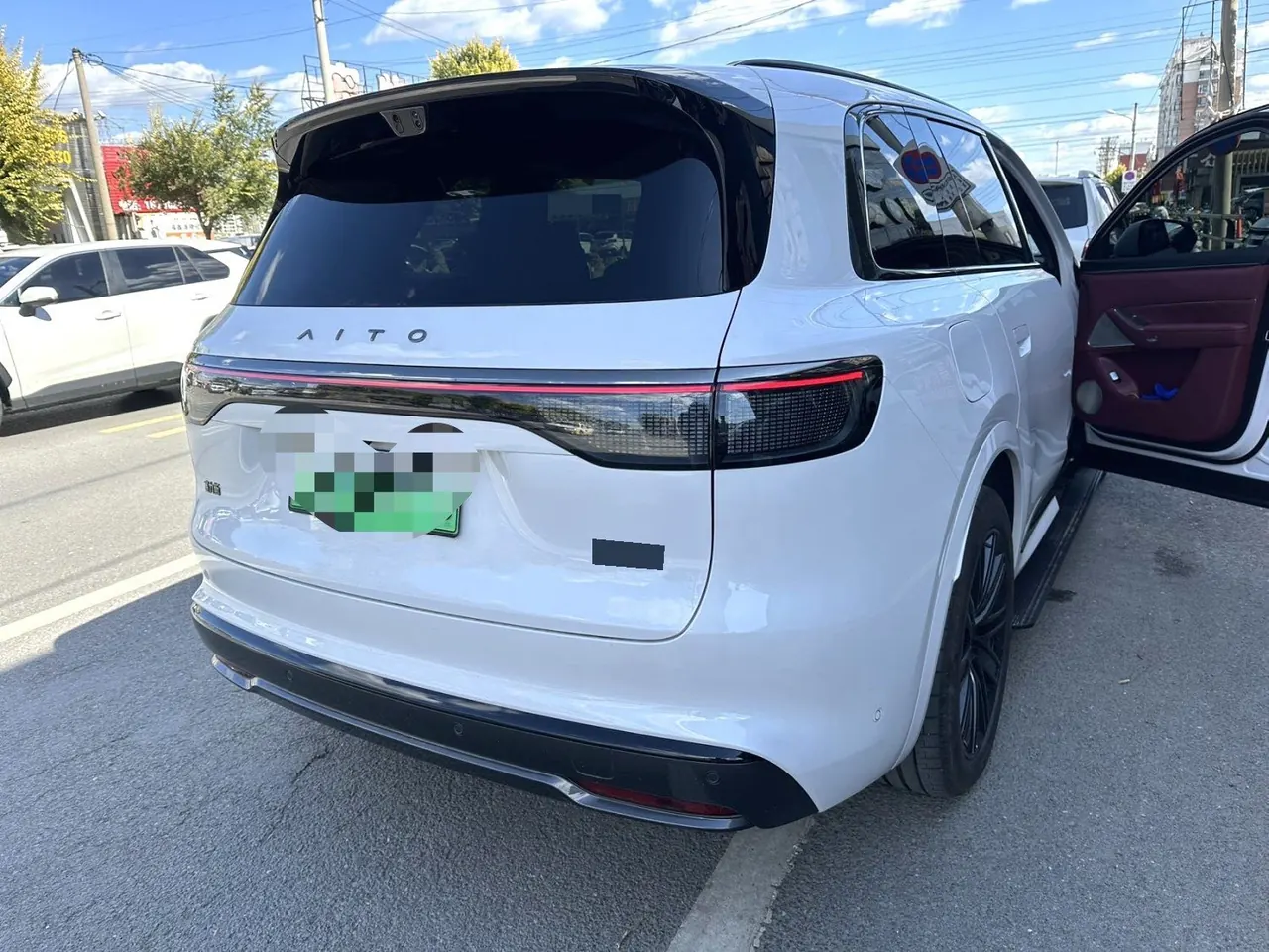 AITO 2025 AITO M8 Max Edition 53.4kWh 5-seat Edition (896-line laser Radar) Automatic Gear 2