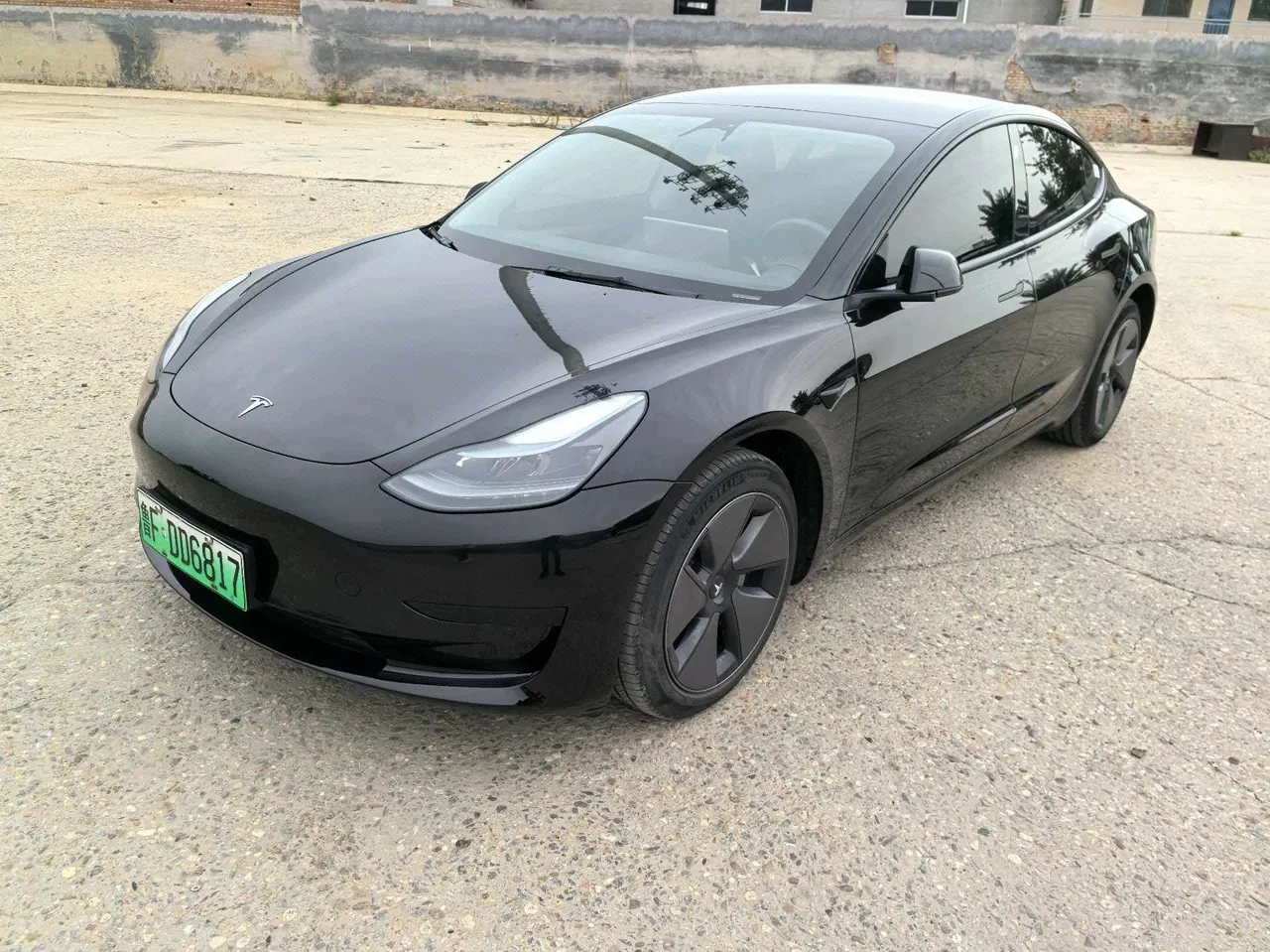 Open image lightbox: Tesla 2022 Model 3 rear-wheel drive version of automatic transmission