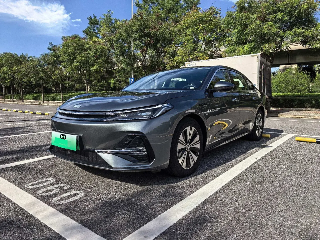Geely Galaxy 2025 A7 EM-i 1.5 150km Discovery Edition Automatic Gear - View 1