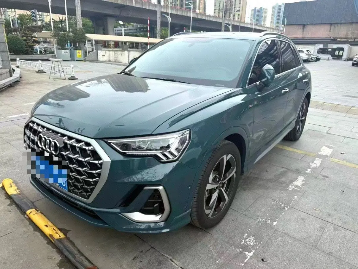 Открыть галерею: Audi 2025 Q3 1.5TFSI 35TFSI 45th Anniversary Collection Edition Quattro Fashion Dynamic Automatic Gear