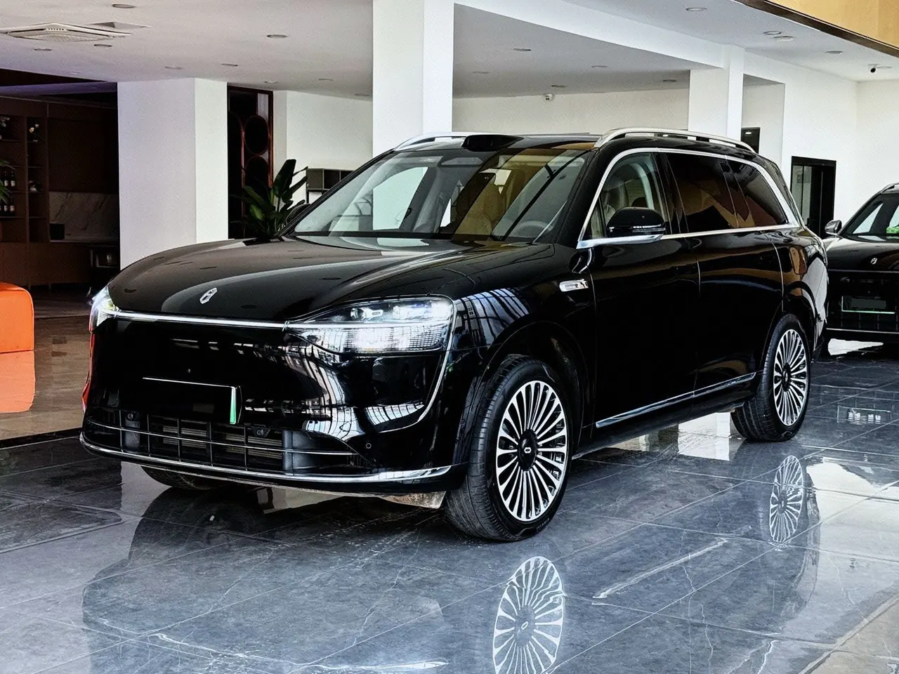 Open image lightbox: AITO 2025 AITO M9 extended range Ultra version 52kWh6 seat version automatic gear