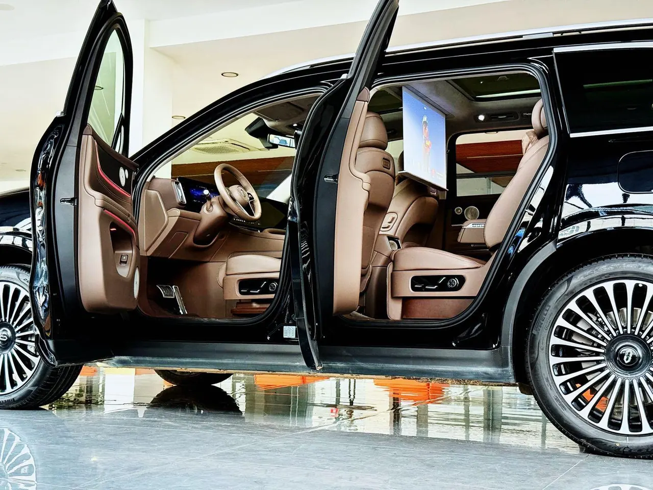 AITO 2025 AITO M9 extended range Ultra version 52kWh6 seat version automatic gear 10
