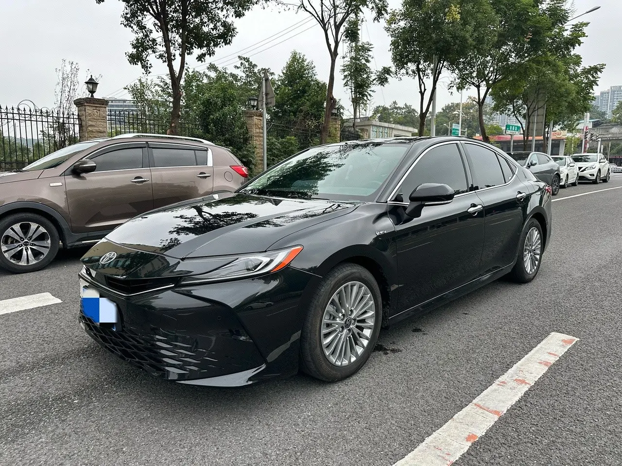 Открыть галерею: Toyota 2024 Camry Dual Engine 2.0HGVP Stepless Deluxe Automatic Gear