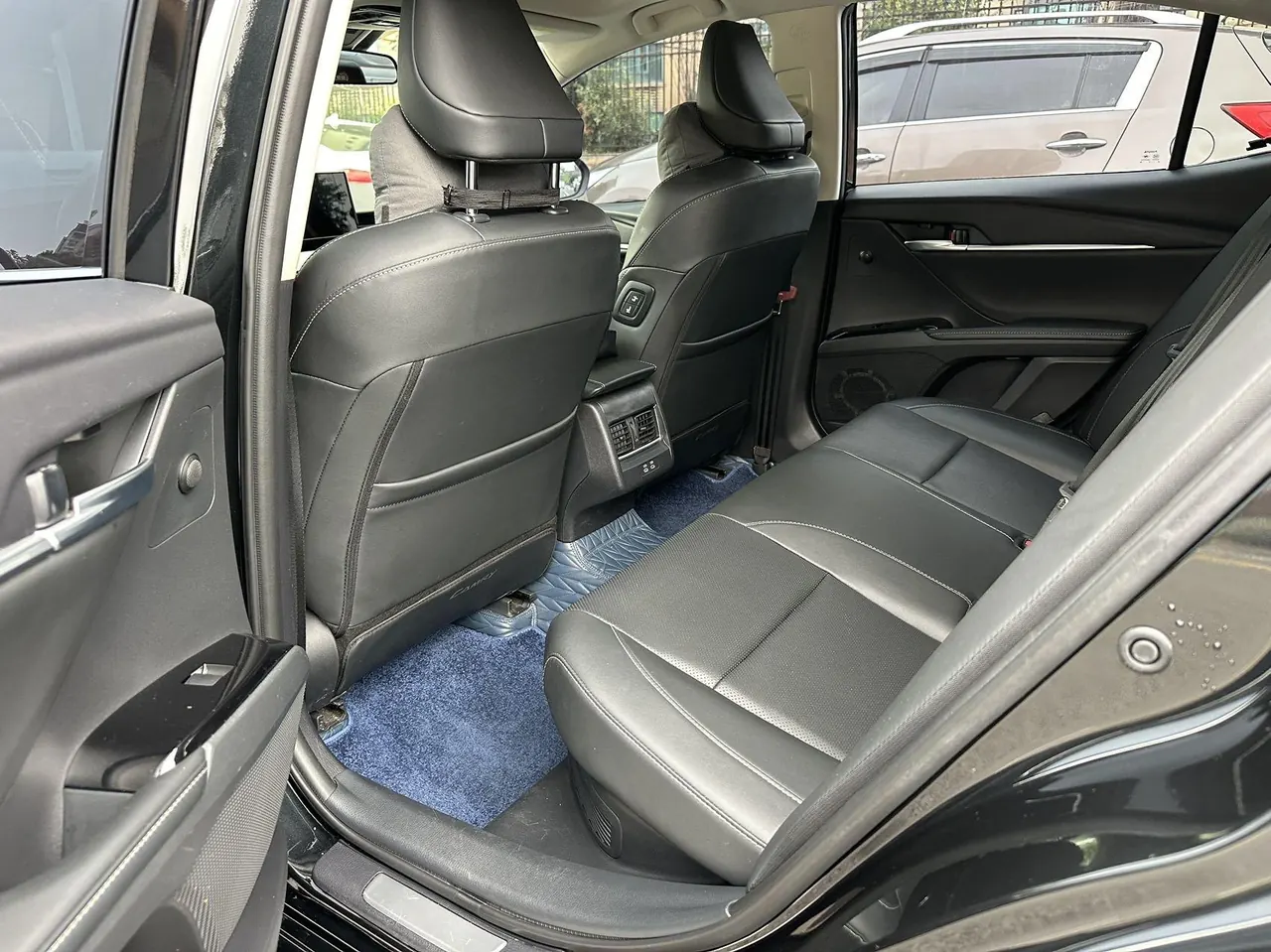 Toyota 2024 Camry Dual Engine 2.0HGVP Stepless Deluxe Automatic Gear 5