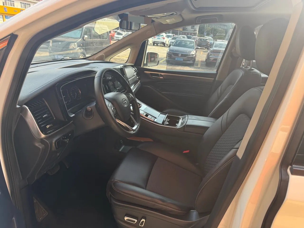 Chuanqi 2020 GM8 2.0T 390T Pilot Deluxe Automatic Gear 2