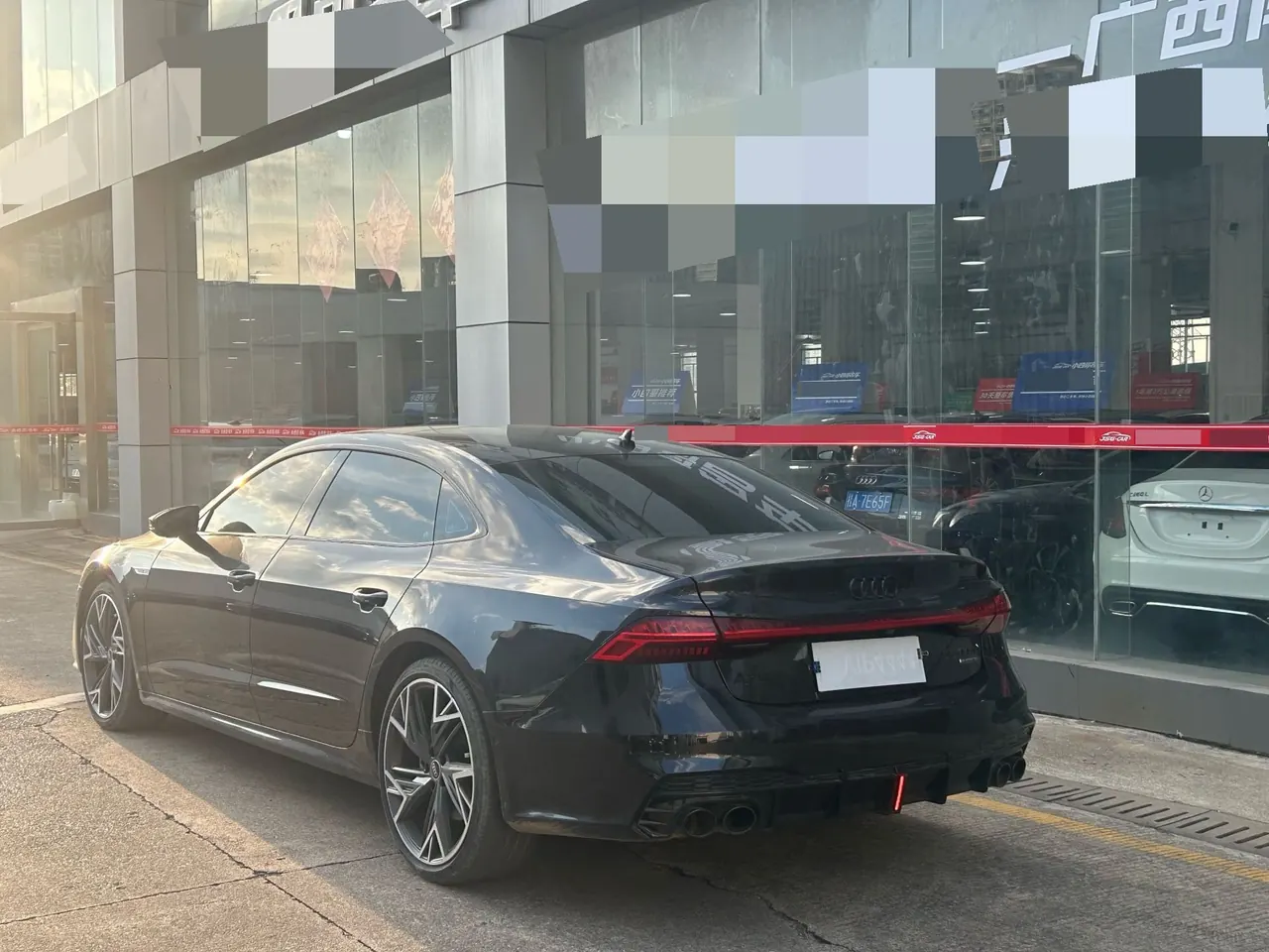 Audi 2023 A7L 2.0TFSI 45TFSI Quattro S-line Black Samurai Edition Automatic Gear 3