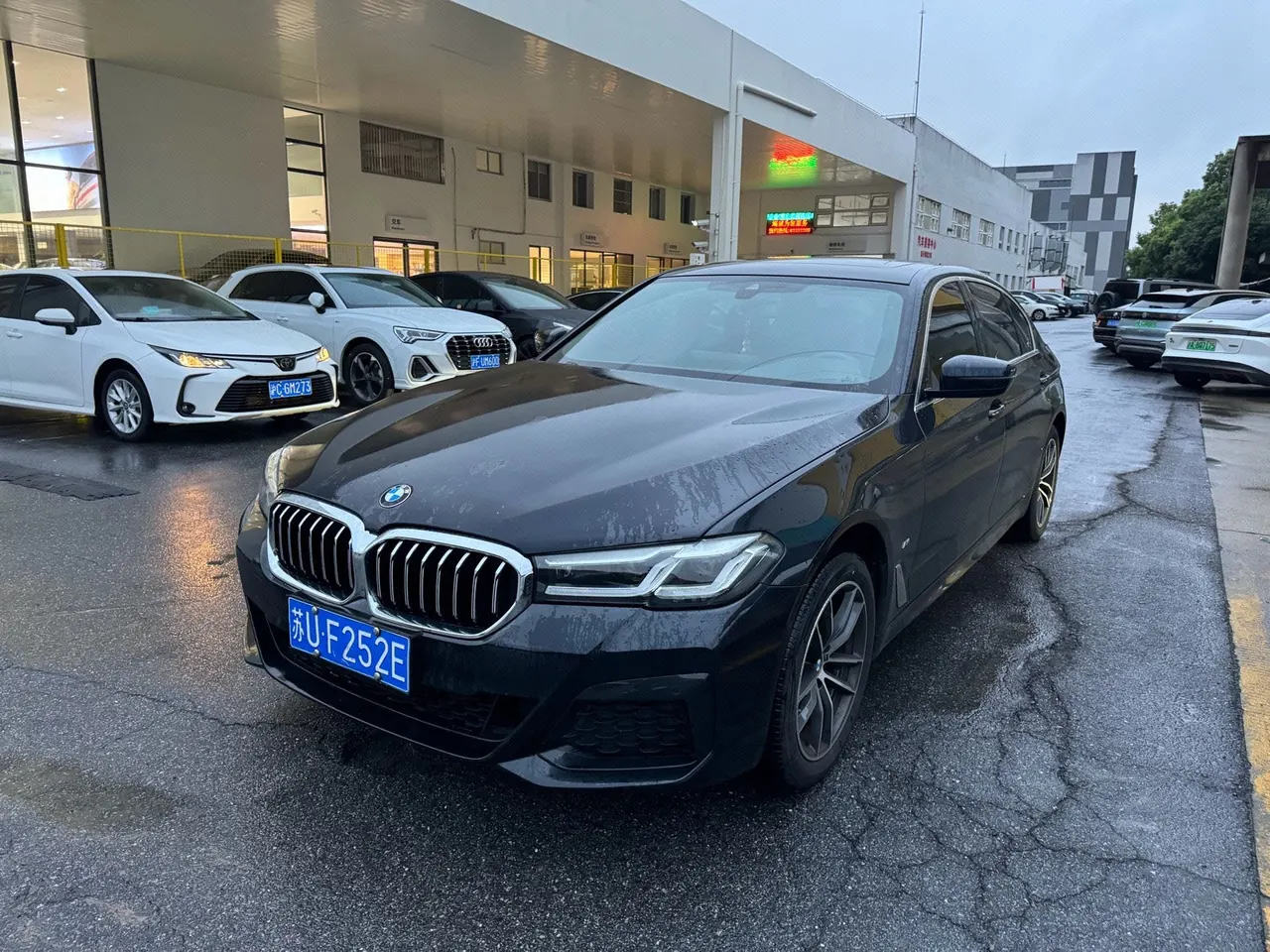 Open image lightbox: BMW 5 Series 2022 525Li 2.0T M Sports Suit (Modified) Automatic Gear