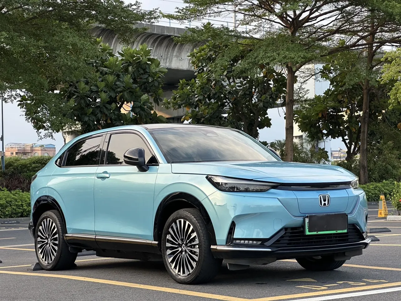 Honda 2022 e:NS1 E Dynamic Edition Automatic Gear 3