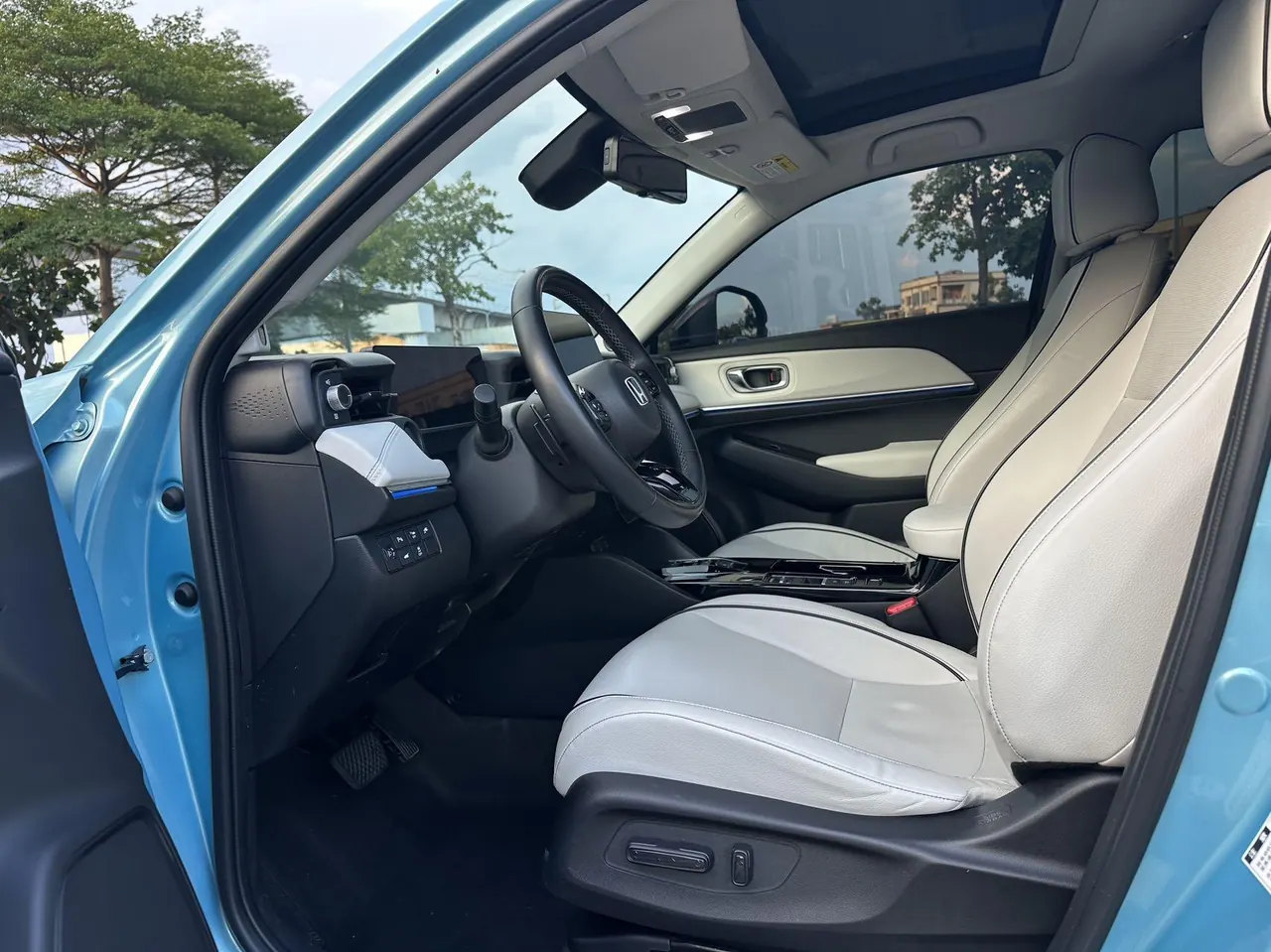 Honda 2022 e:NS1 E Dynamic Edition Automatic Gear 7