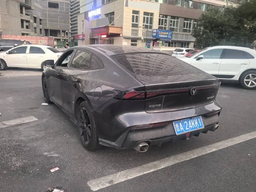 ChangAn 2022 UNI-V 1.5T honorable automatic gear 6