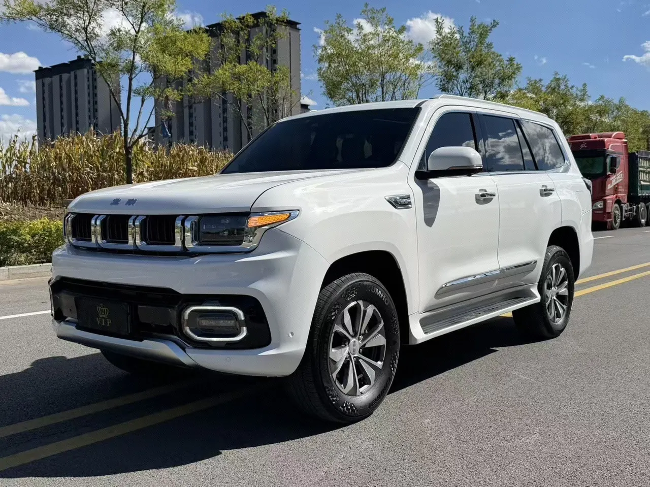 Открыть галерею: Beijing 2022 BJ60 48V 2.0T 51 Edition 5-seat automatic gear