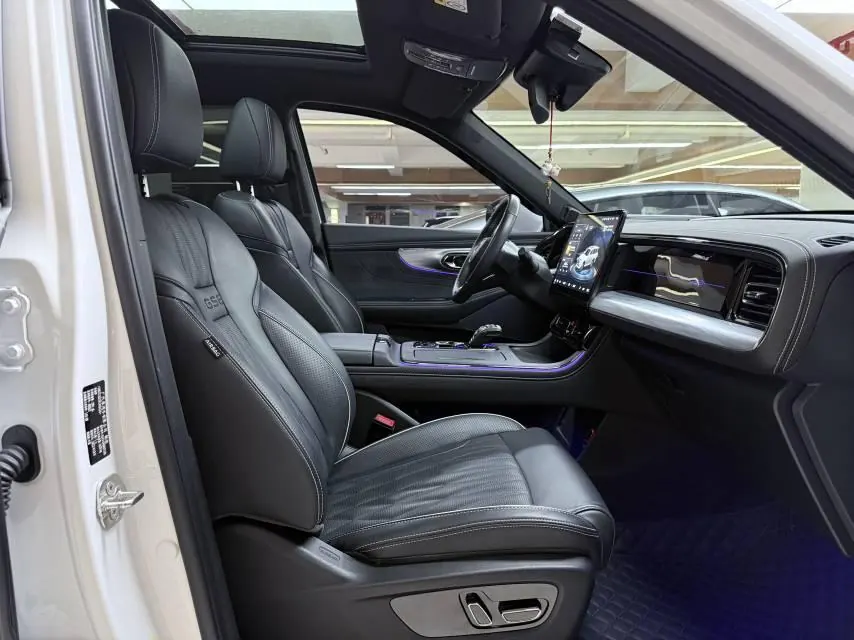 Chuanqi 2022 GS8 Hybrid 2.0TM Stepless Four-wheel Drive Premium Edition Seven-seat Automatic Gear 5