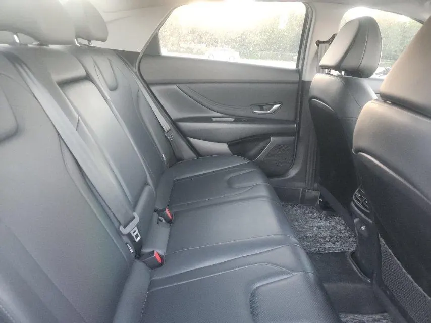Hyundai 2022 Elantra -3-compartment 1.5 stepless TOP flagship automatic gear 6