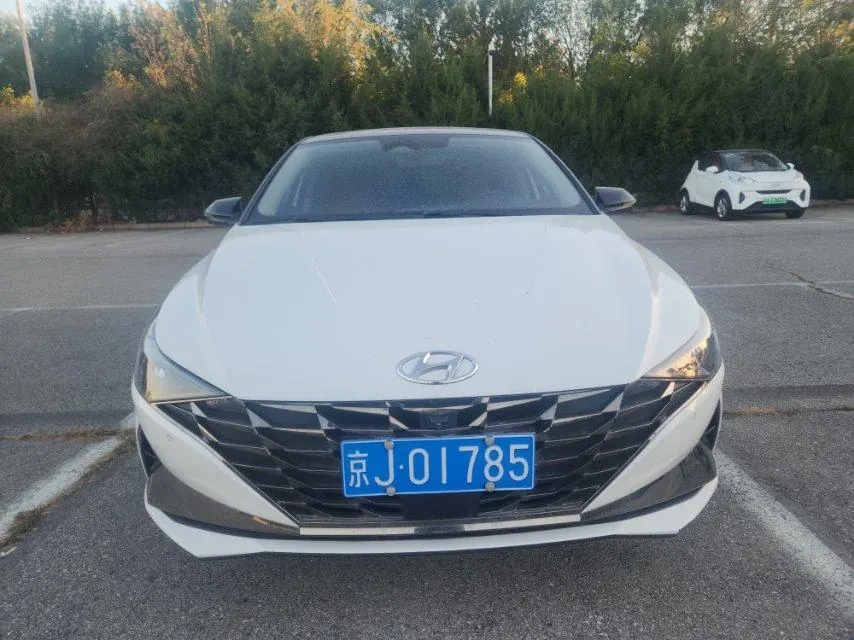 Hyundai 2022 Elantra -3-compartment 1.5 stepless TOP flagship automatic gear 8