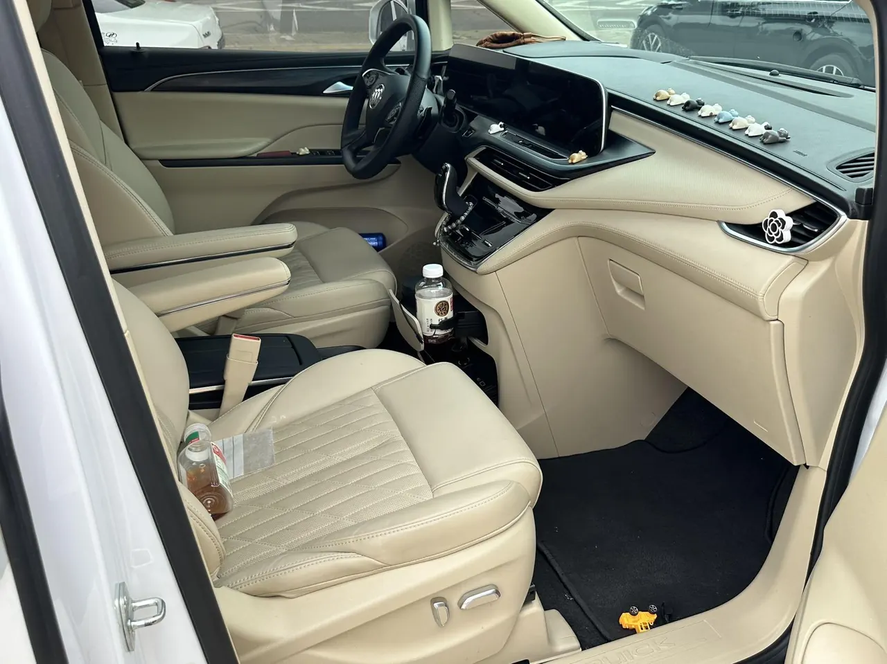 Buick 2022 GL8 ES Lu Zun 48V 2.0T 653T Luxury Automatic Gear 3