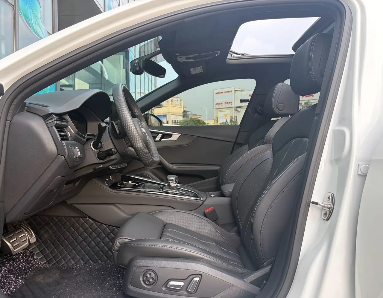 Audi 2023 A4L 2.0TFSI 40TFSI Deluxe Dynamic Automatic 6