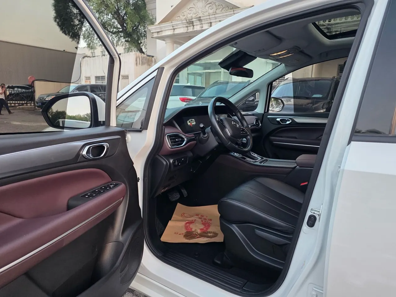 Chuanqi 2021 M6 1.5T 270T Deluxe Edition 7-seat Automatic Gear 5