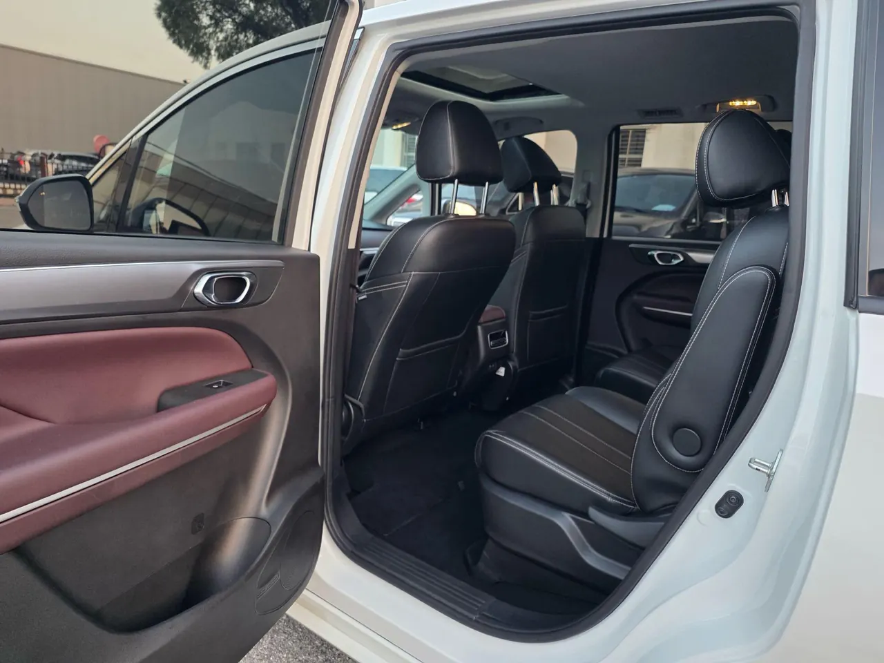 Chuanqi 2021 M6 1.5T 270T Deluxe Edition 7-seat Automatic Gear 8