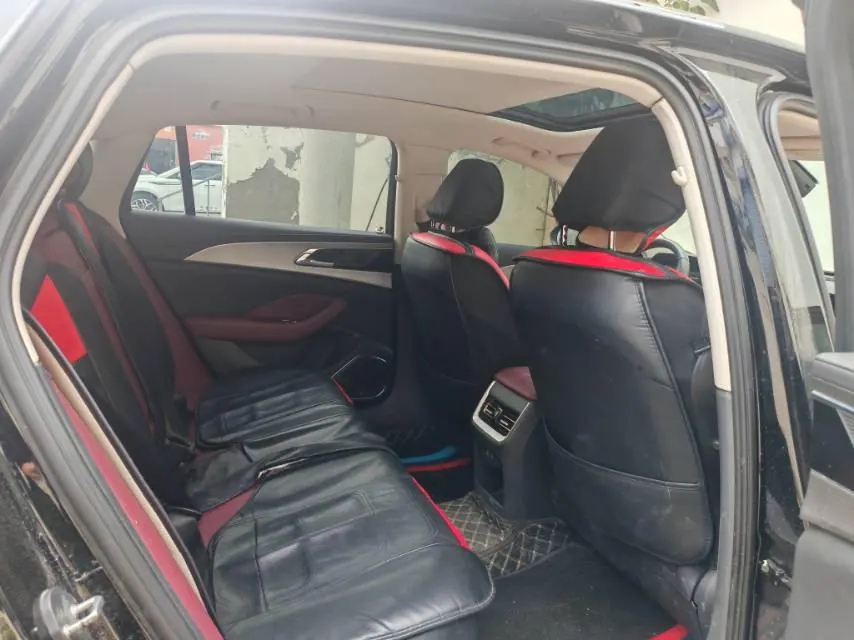 HongQi 2023 H5 2.0T Zhilian Flag Edition Automatic Gear 5