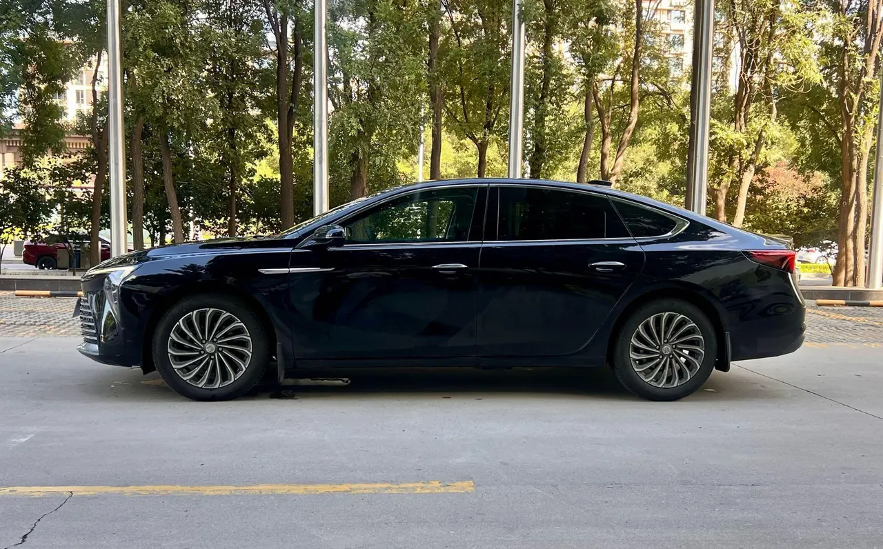 Buick 2026 LaCrosse 2.0T 28T Platinum Edition Automatic Gear 2