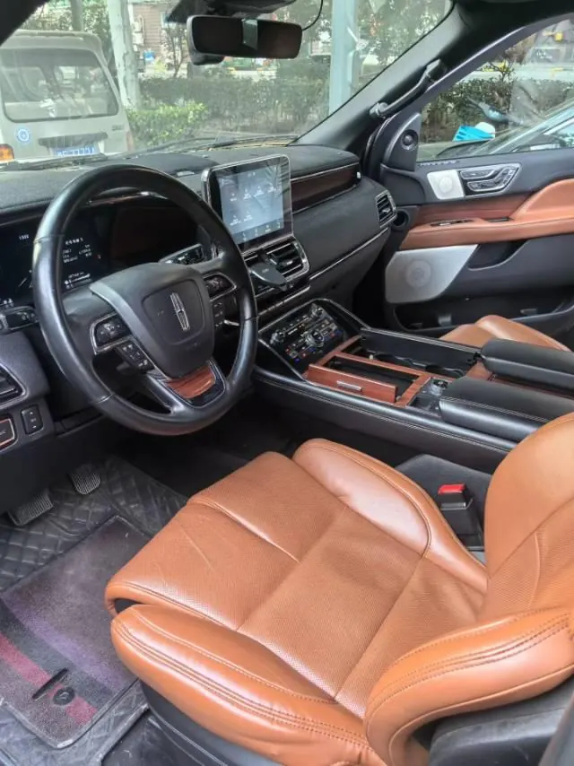 Lincoln Navigator (Imported) 2020 Navigator 3.5T MONO Limited Edition MONO BLACK Automatic Gear 3