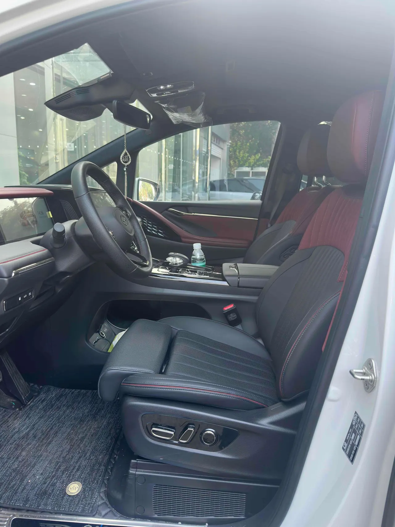 Trumpchi 2025 M8 Dual-Motor 2.0T Grandmaster Series Super Hybrid Automatic Transmission 4