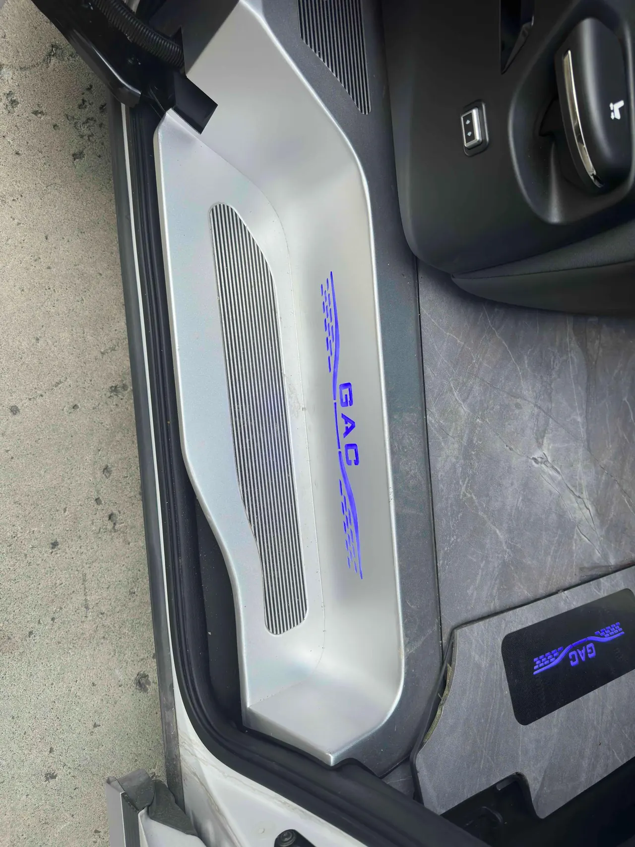 Trumpchi 2025 M8 Dual-Motor 2.0T Grandmaster Series Super Hybrid Automatic Transmission 9
