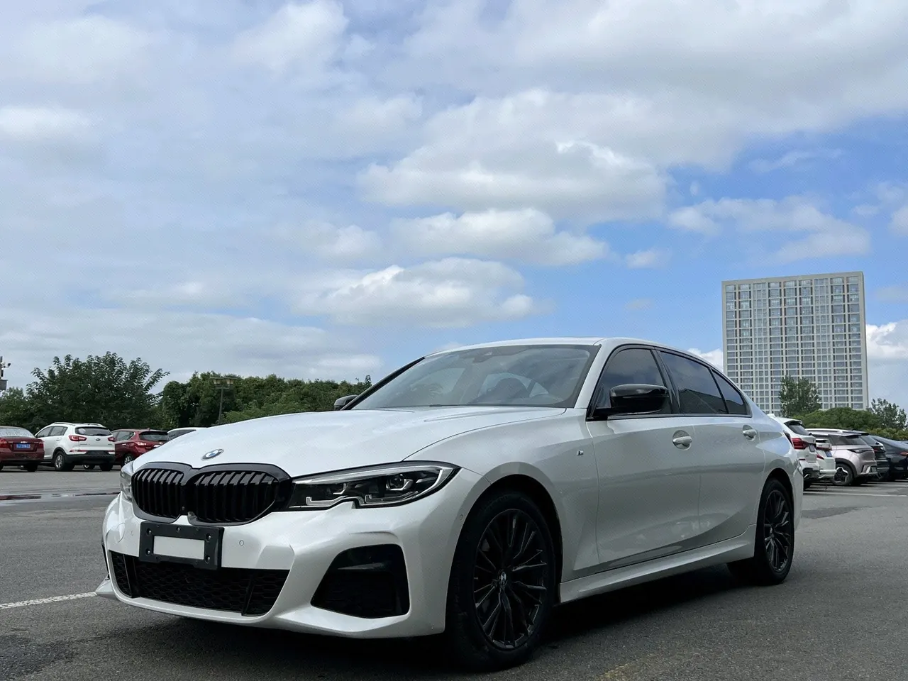 Открыть галерею: BMW 3 Series 2020 325Li 2.0T M Sports Obsidian Night Kit (Changed) Automatic Gear