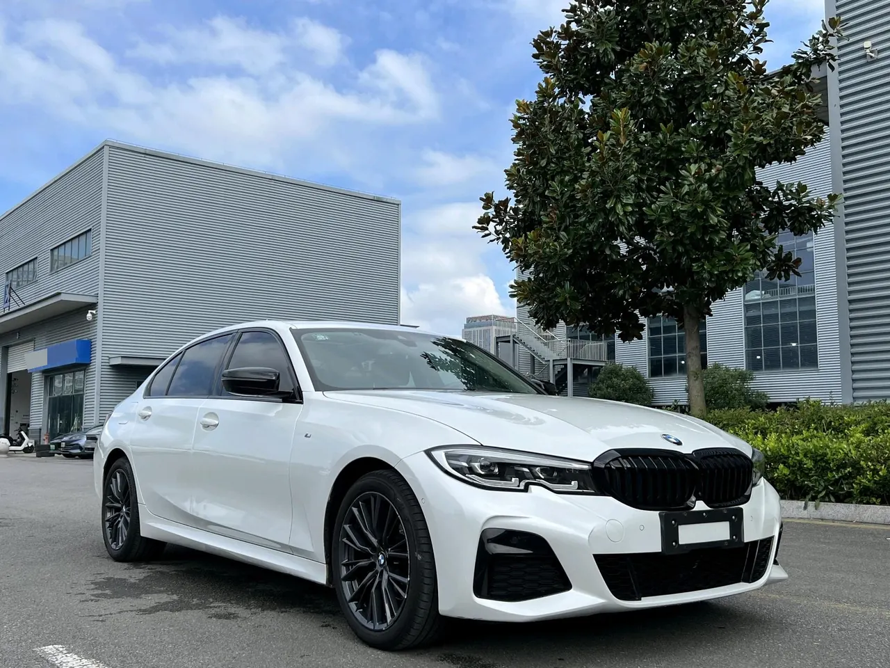 BMW 3 Series 2020 325Li 2.0T M Sports Obsidian Night Kit (Changed) Automatic Gear 9