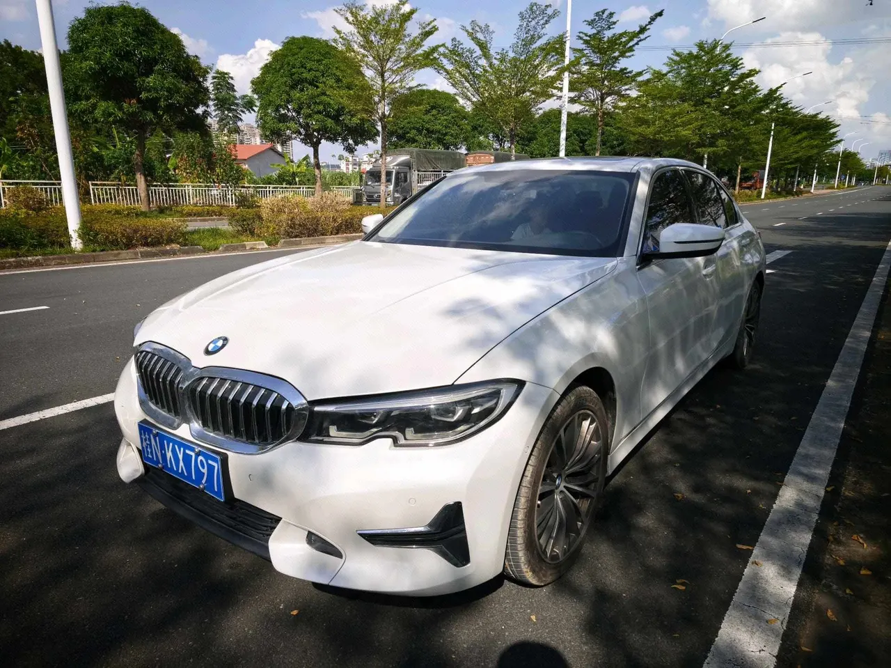 Открыть галерею: BMW 3 Series 2020 325Li 2.0T First Edition Automatic Gear