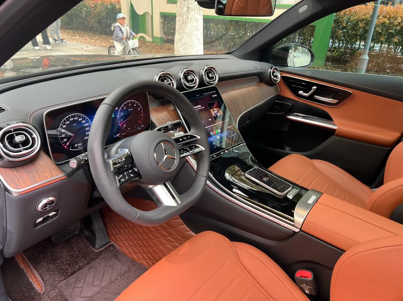 Mercedes Benz 2025 GLC 300 L 4MATIC 48V 2.0T dynamic 5-seat automatic gear 2