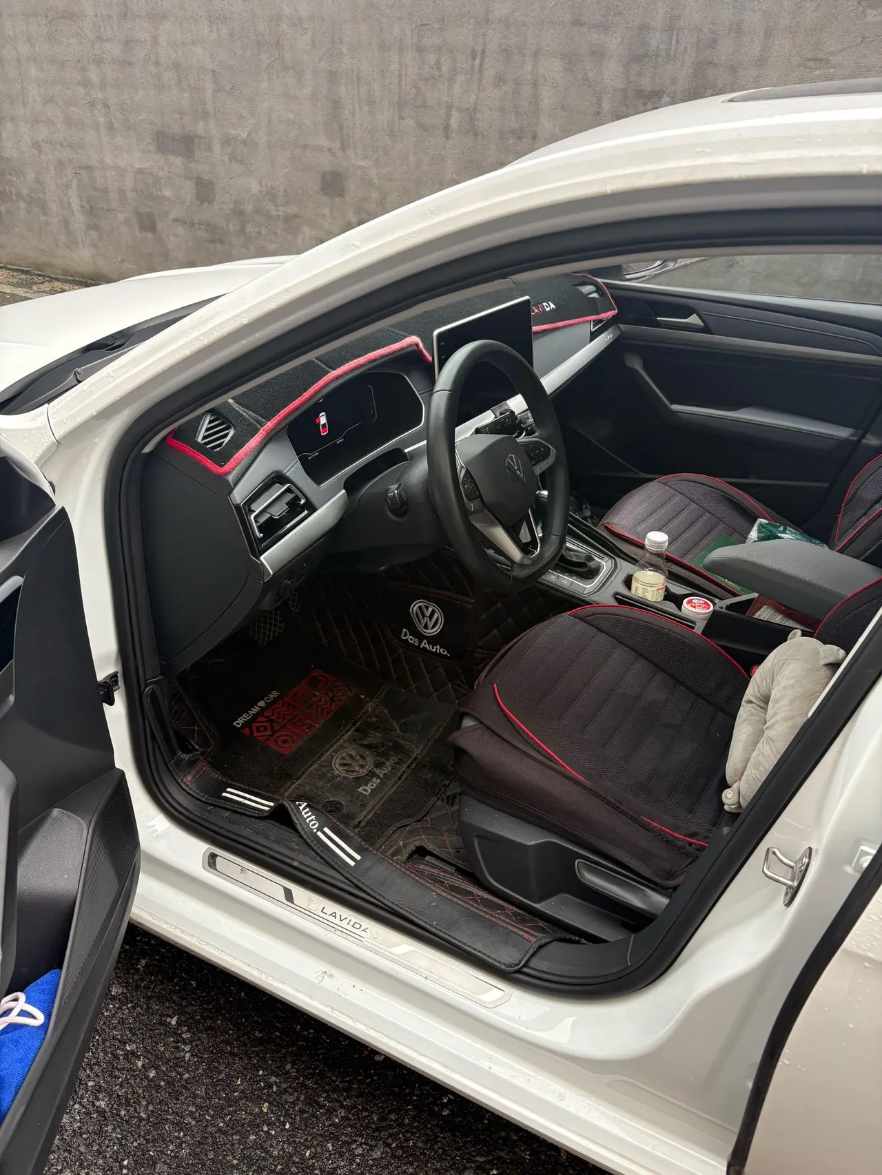Volkswagen 2023 LaVida 1.5 5 Million Edition Automatic 4