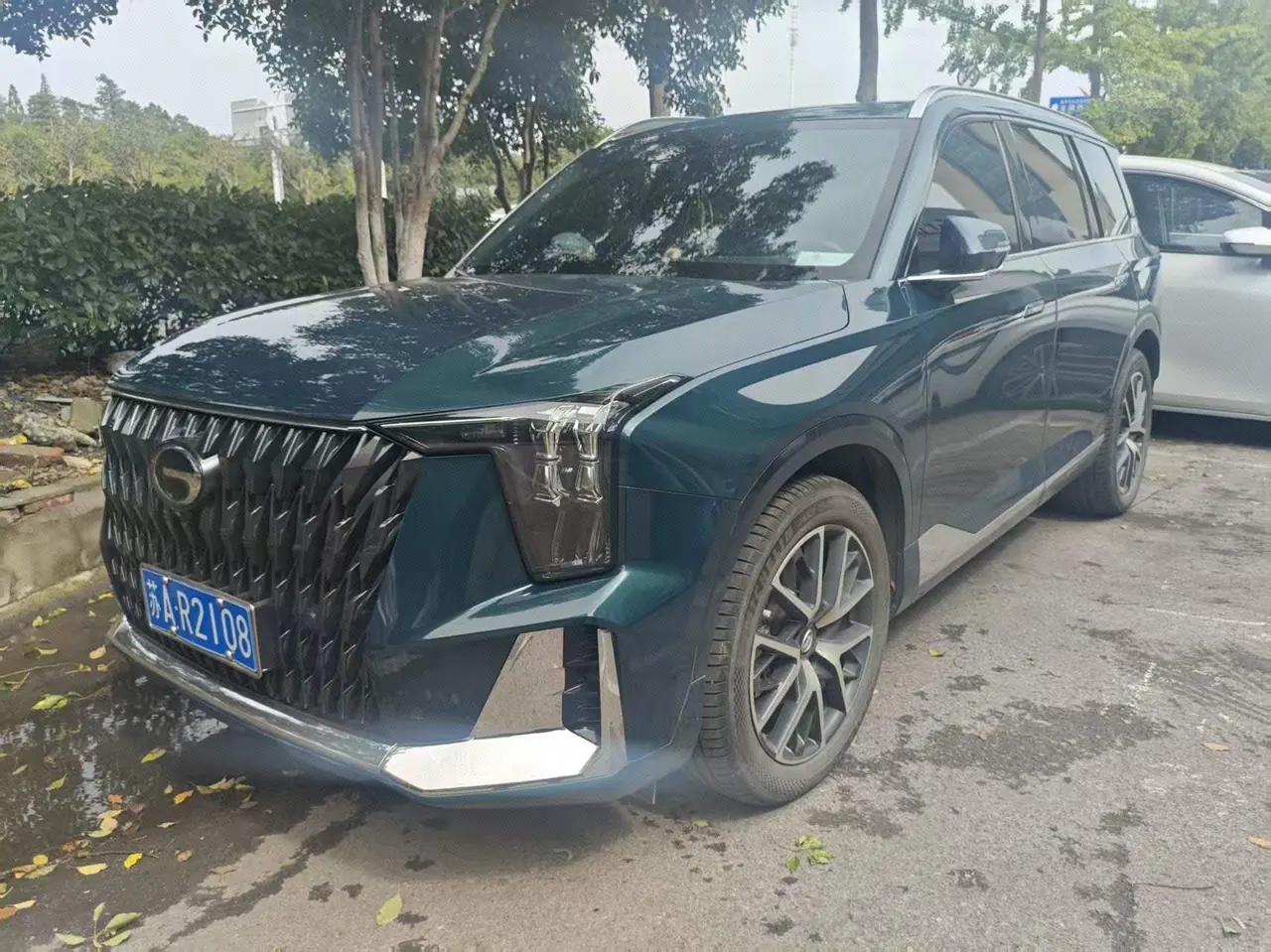 Open image lightbox: Chuanqi 2022 GS8 Hybrid 2.0TM Stepless Four-wheel Drive Premium Edition Seven-seat Automatic Gear