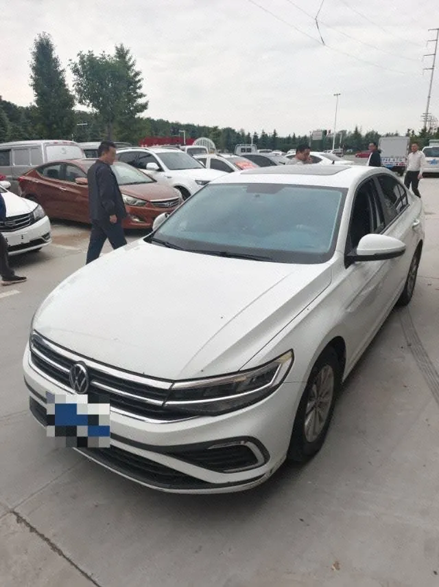 Открыть галерею: Volkswagen 2023 Bora 1.5 Smooth Limited Edition Automatic