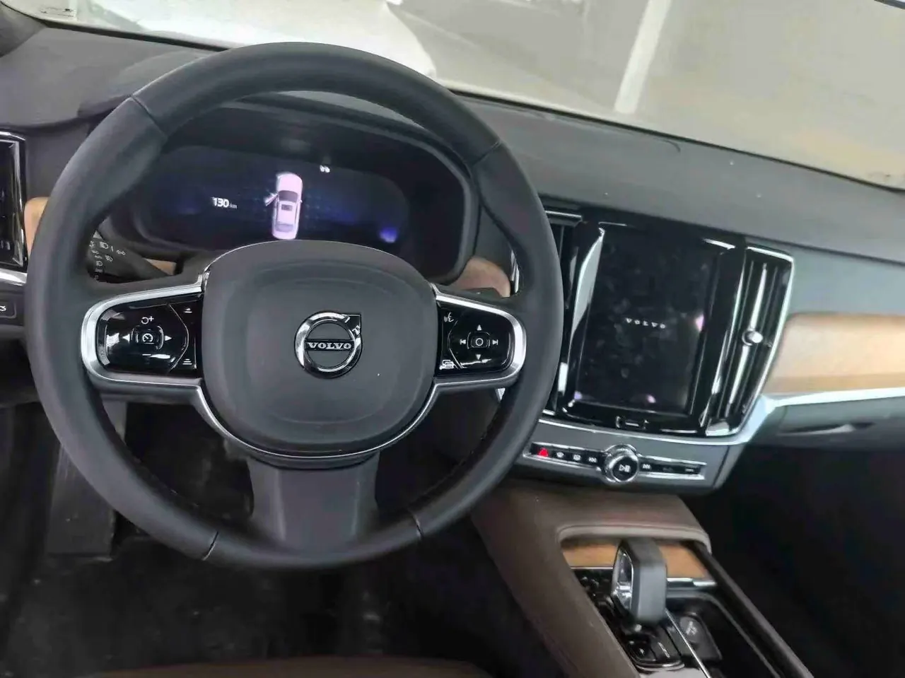 Volvo 2025 S90 48V 2.0T B5 Zhiyi Deluxe Edition Automatic Gear 3