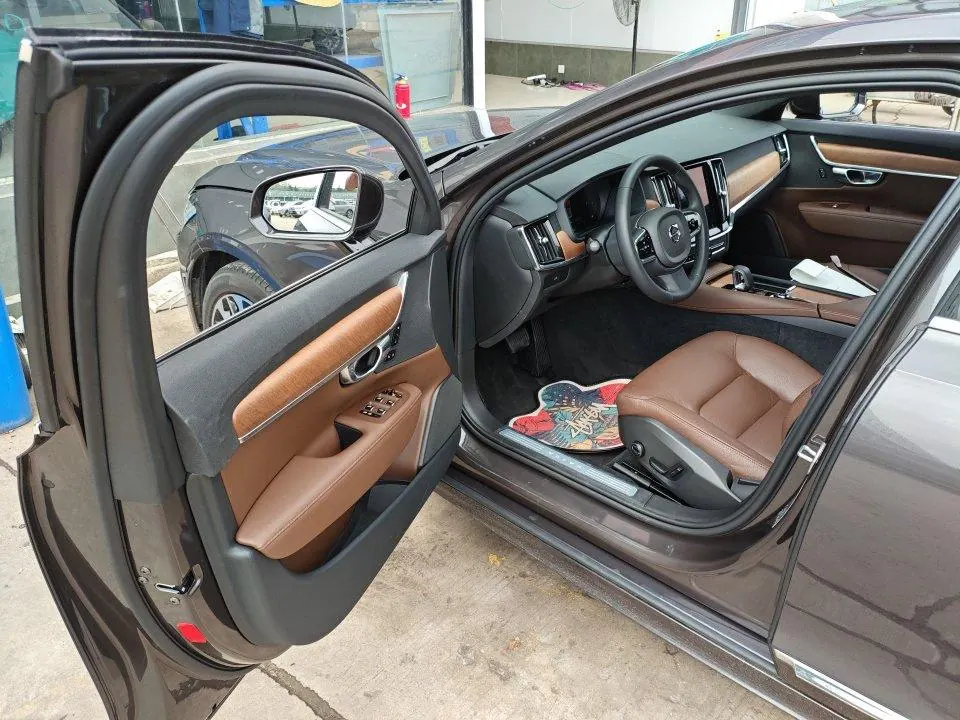 Volvo 2025 S90 48V 2.0T B5 Zhiyi Deluxe Edition Automatic Gear 5