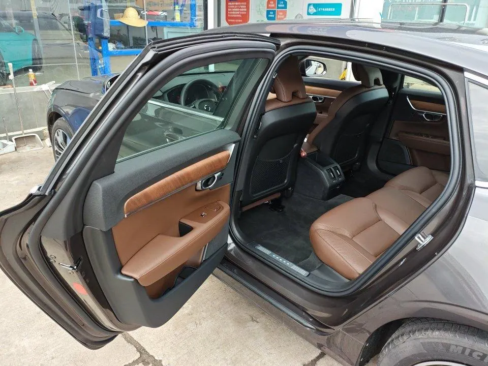 Volvo 2025 S90 48V 2.0T B5 Zhiyi Deluxe Edition Automatic Gear 6