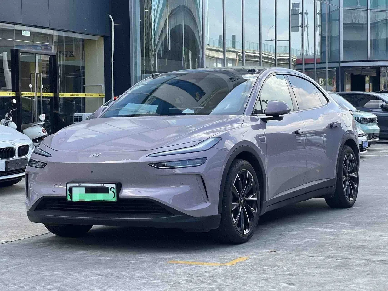 Открыть галерею: ONVO 2025 L60 60kWh rear drive version automatic gear