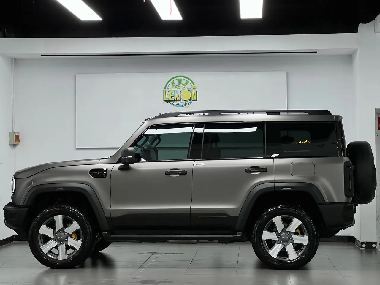 Beijing 2025 BJ40e Standard Edition Automatic 2