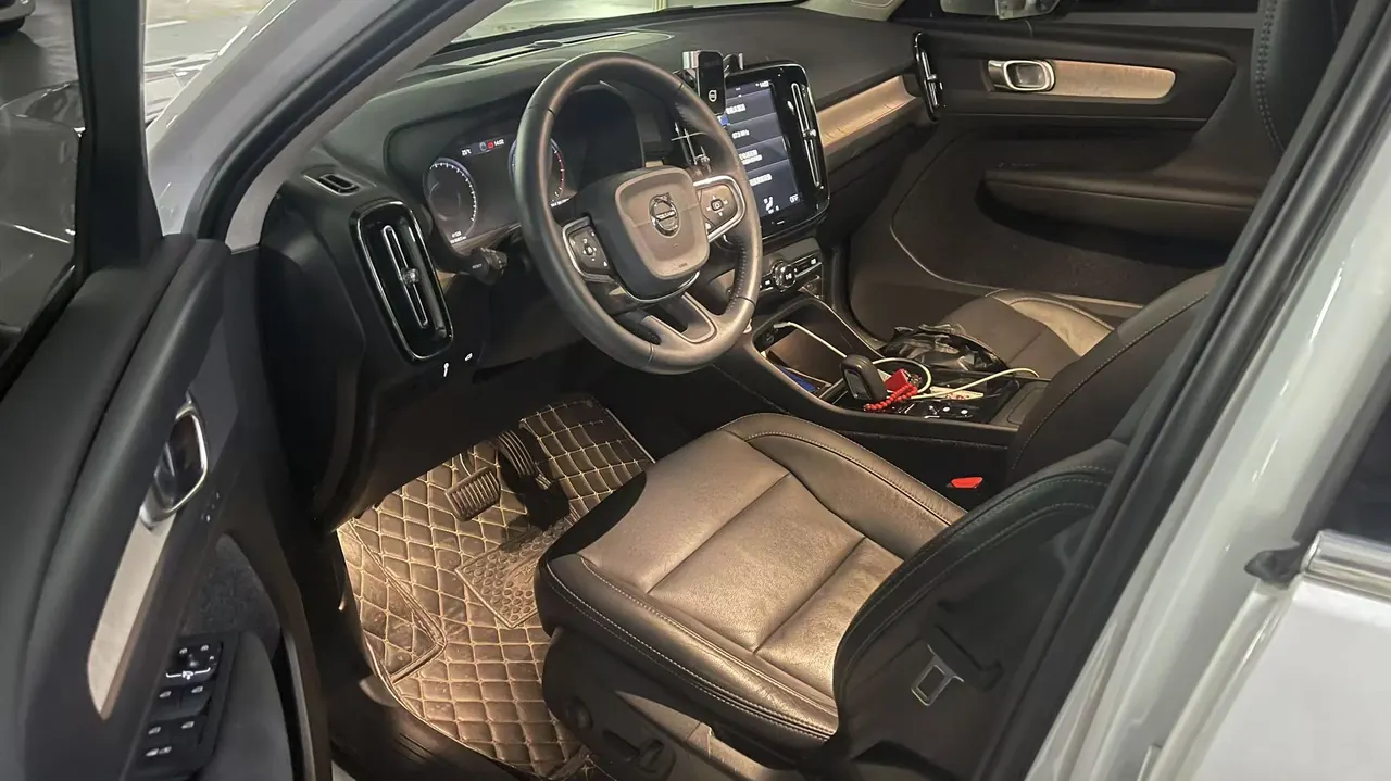 Volvo 2020 XC40 1.5T T3 Zhiyuan Deluxe Edition Automatic Gear 3