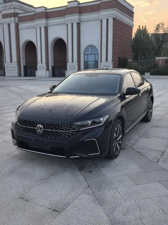 Open image lightbox: Volkswagen 2022 Passat 2.0TSI 330TSI Star Elite Edition Automatic Gear