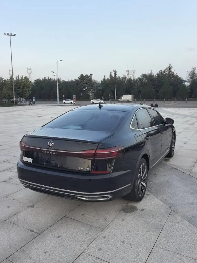 Volkswagen 2022 Passat 2.0TSI 330TSI Star Elite Edition Automatic Gear 6