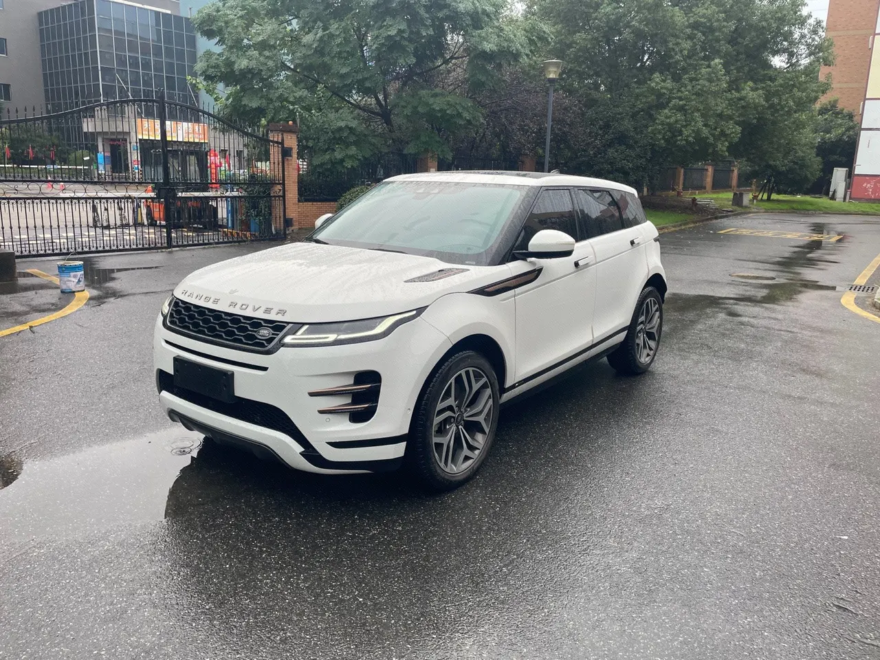 Open image lightbox: Land Rover 2020 Range Rover Evoque 48V 2.0T 249PS R-DYNAMIC S Sports Edition Automatic Gear