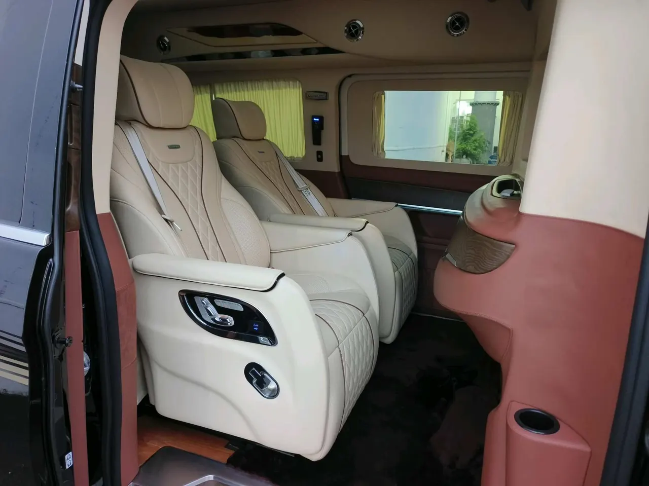 Mercedes Benz V 2020V 260 L 2.0T Deluxe Edition Automatic Gear 11