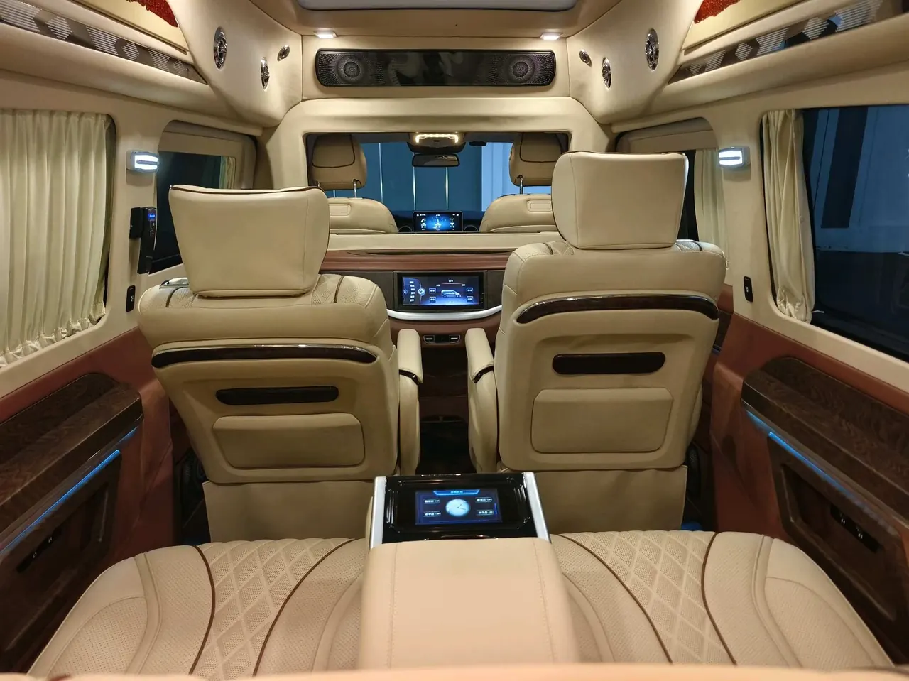 Mercedes Benz V 2020V 260 L 2.0T Deluxe Edition Automatic Gear 14